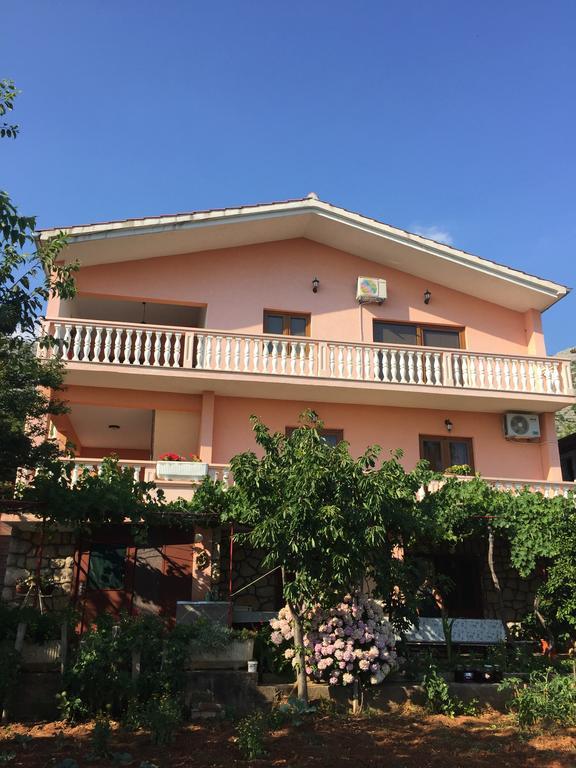 Apartment Ante And Dijana Starigrad Paklenica Exterior foto