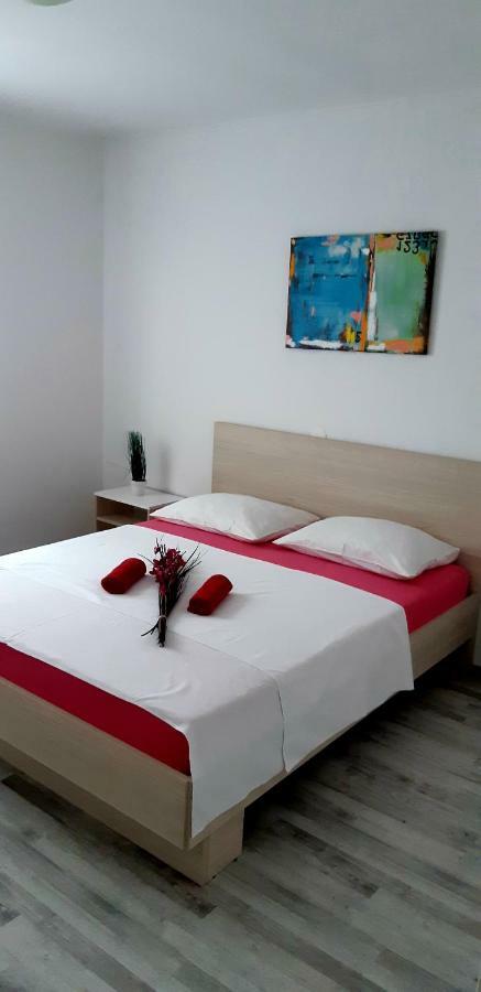 Apartment Ante And Dijana Starigrad Paklenica Exterior foto