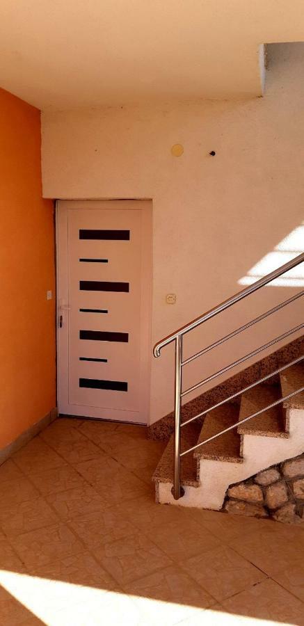 Apartment Ante And Dijana Starigrad Paklenica Exterior foto